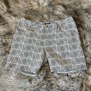 Men’s fitted shorts.